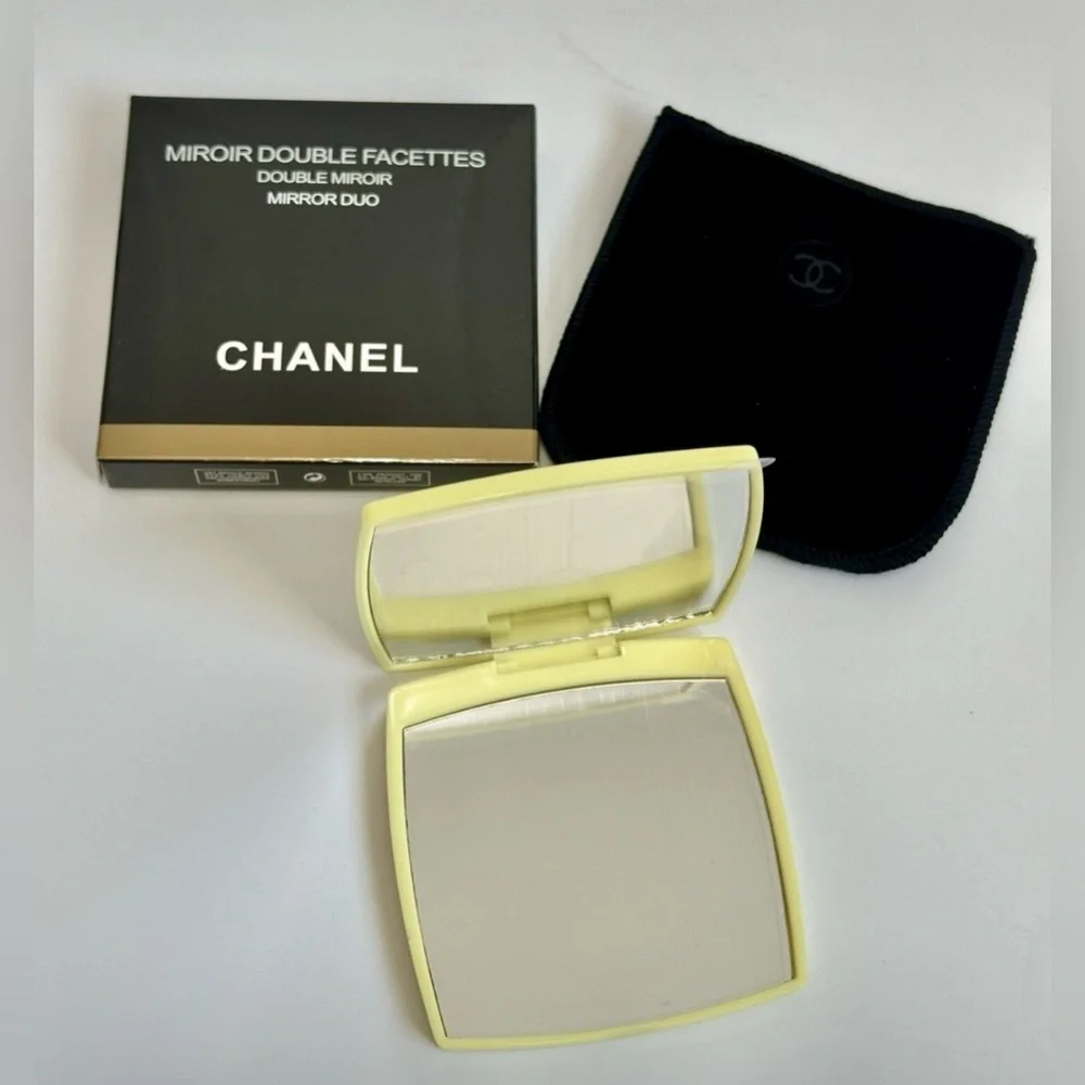 CHANEL Mirror Duo Compact Double Facette in Yellow GWP NWB - Picture 3 of 10